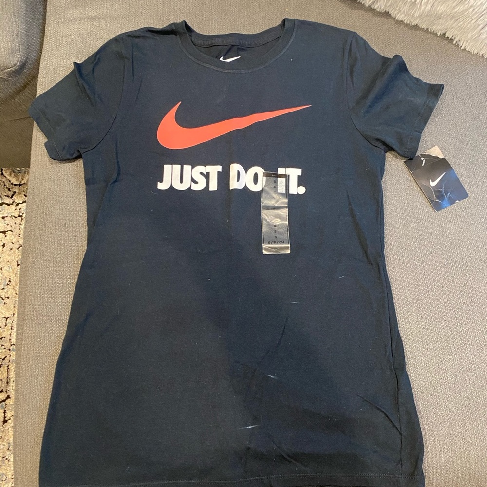 Nike women’s shirt 😅